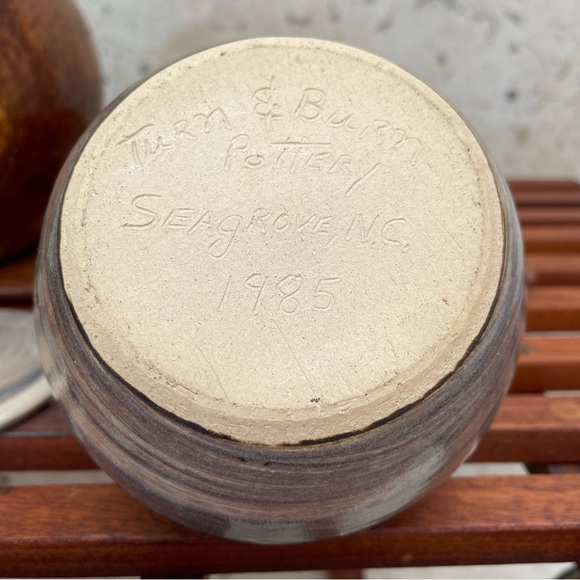 Vintage Small Lidded Ceramic Crock 1985 Studio Pottery Signed - Picture 4 of 6